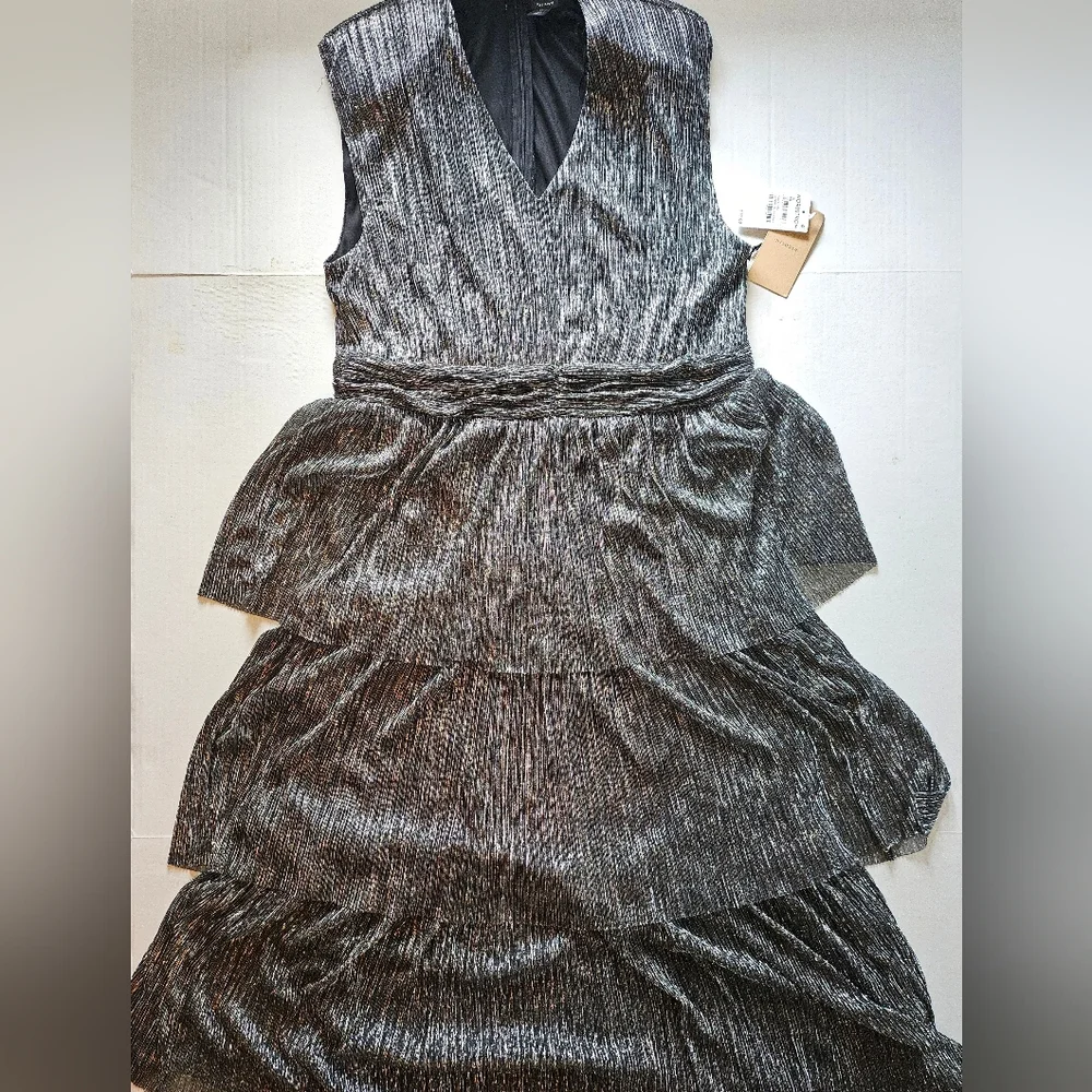 NWT Halogen Metallic Silver And Black Midi Dress